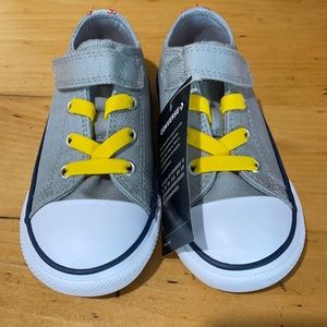 Converse toddler boys 8 NWT